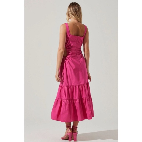 ASTR The Label NWT Bridget Side Cutout Tiered Midi Dress in Fuchsia size Large - Picture 2 of 6